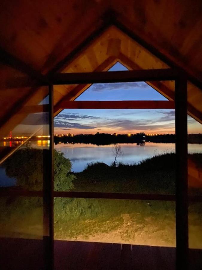 Osmolicka Chatka Ryki Eksteriør bilde